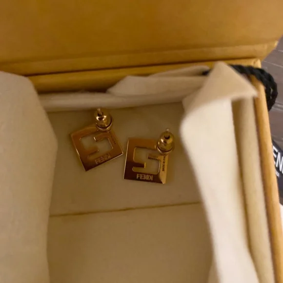 Earrings - Picture 3 of 7